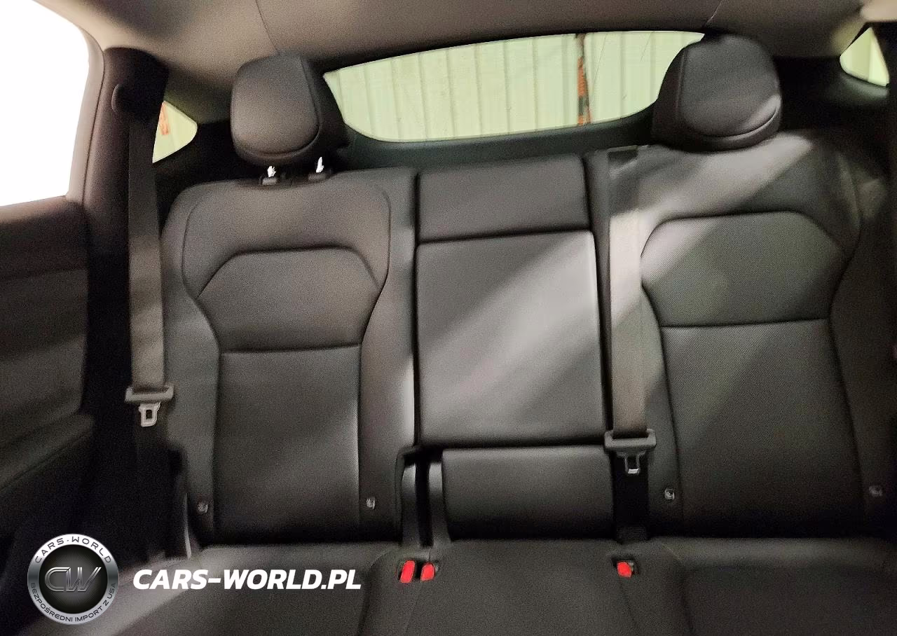 2026 Tesla Model Y VIN:7SAYGDEE8TA619347 - 10