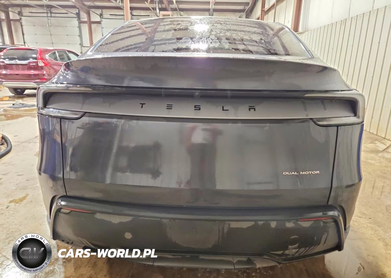 2026 Tesla Model Y VIN:7SAYGDEE8TA619347 - 6