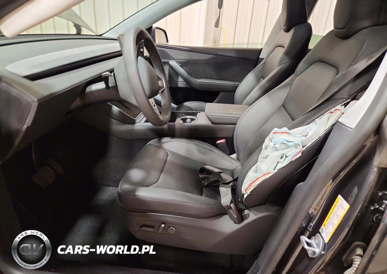 2026 Tesla Model Y VIN:7SAYGDEE8TA619347 - 7