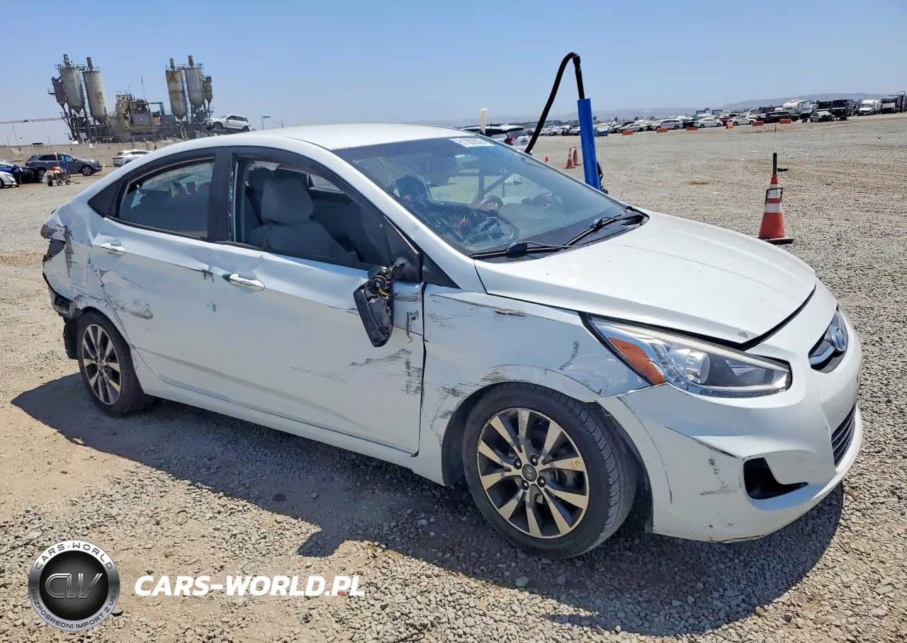 2015 Hyundai Accent Gls VIN:KMHCU4AE3FU822985 - 4