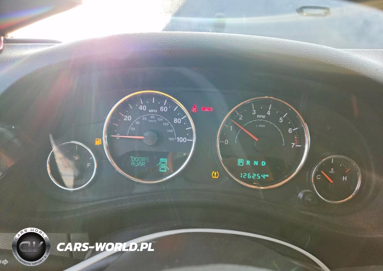 2018 Jeep Wrangler Unlimited Sport VIN:1C4BJWDG1JL859226 - 9