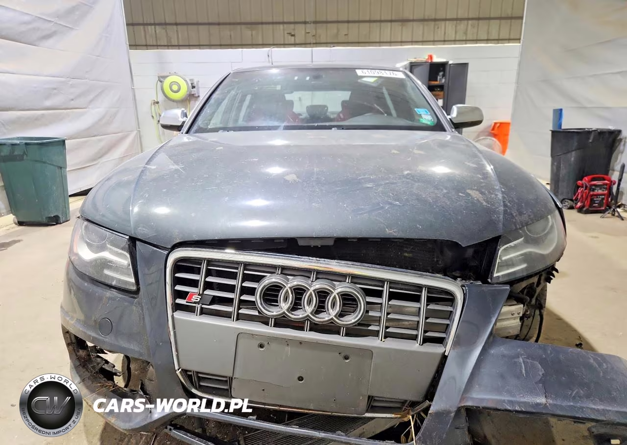 2010 Audi S4 Premium Plus VIN:WAUDGAFL7AA131875 - 5