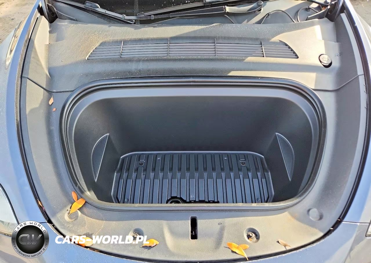 2022 Tesla Model Y VIN:7SAYGDEE7NF481774 - 11