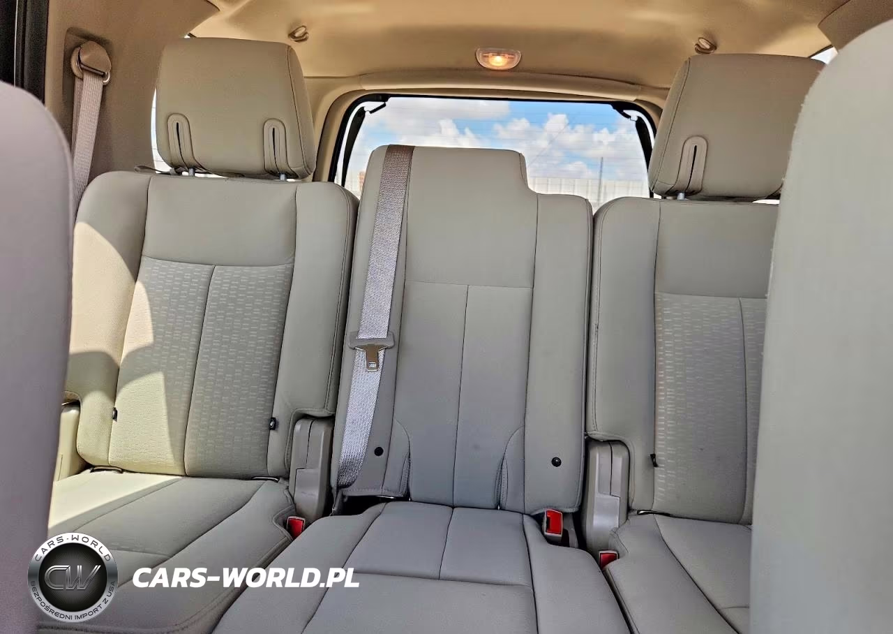 2010 Ford Expedition Xlt VIN:1FMJU1F57AEB70504 - 10