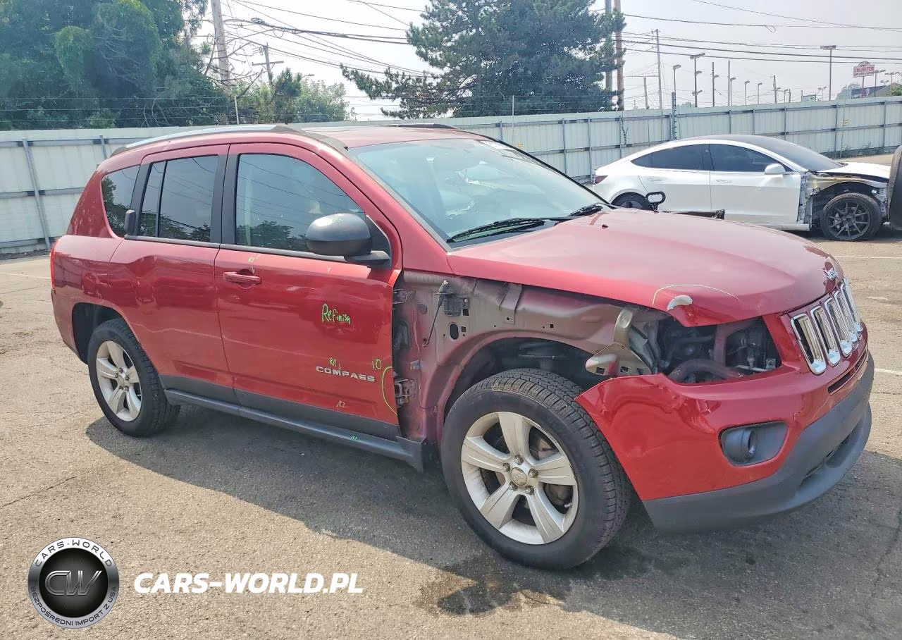 2012 Jeep Compass Latitude VIN:1C4NJCEA4CD634494 - 4
