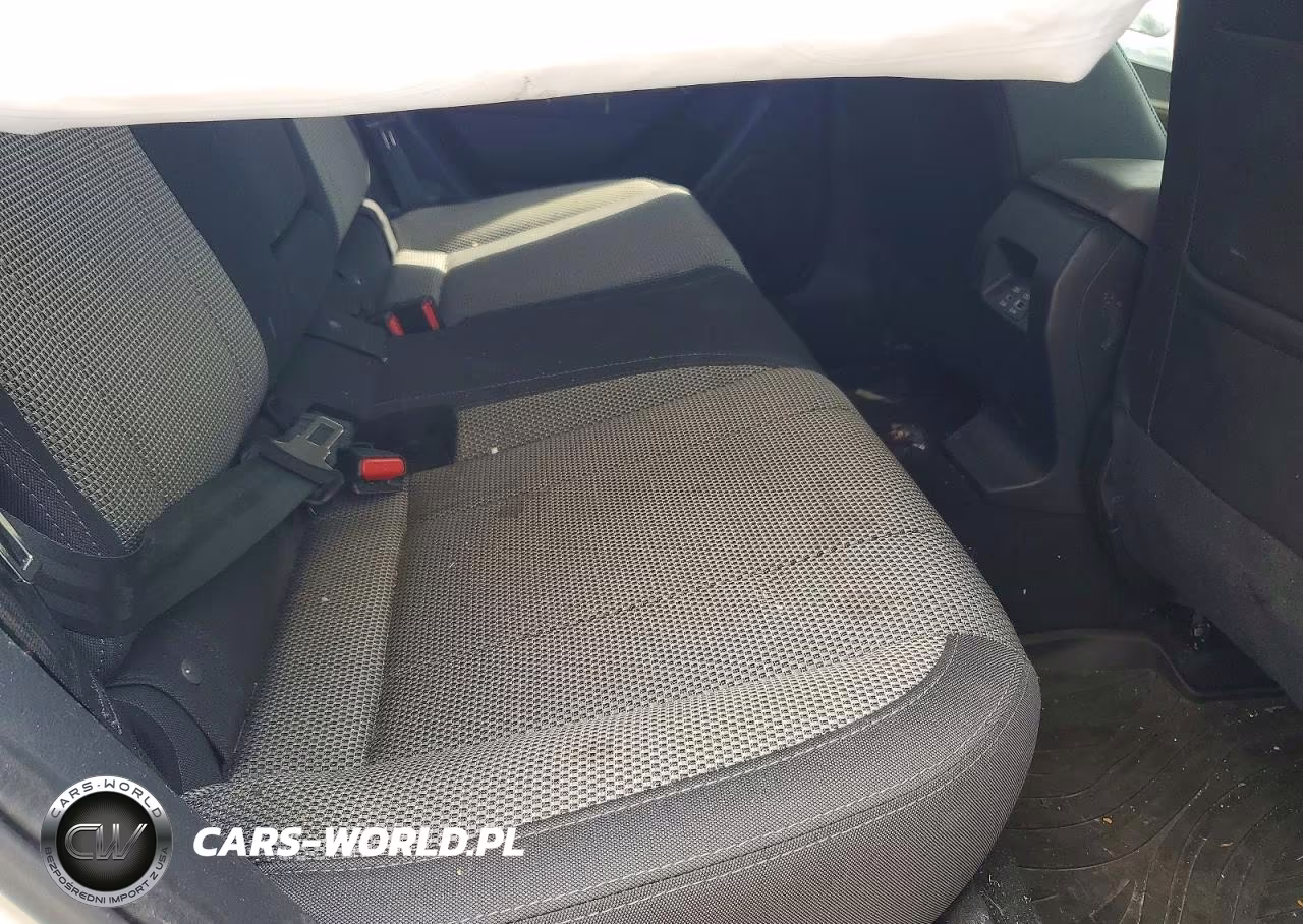 2024 Subaru Crosstrek Premium VIN:JF2GUADC6R8212009 - 10