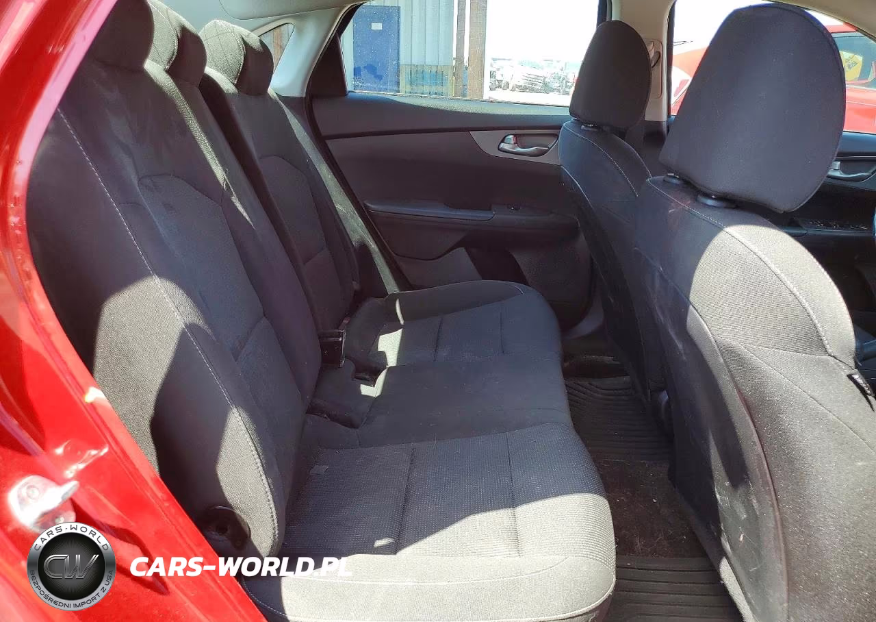 2021 Kia Forte Lxs VIN:3KPF24AD7ME264469 - 10