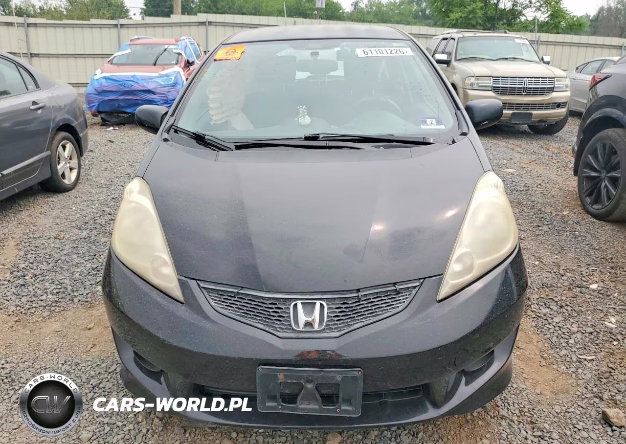 2011 Honda Fit Sport VIN:JHMGE8H54BS004976 - 5