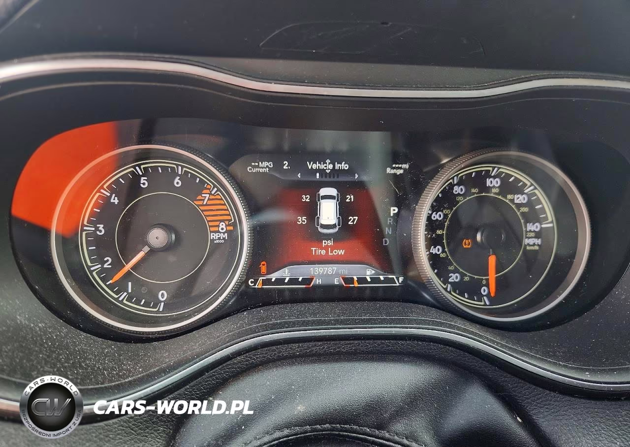 2019 Jeep Cherokee Trailhawk VIN:1C4PJMBX5KD153854 - 9