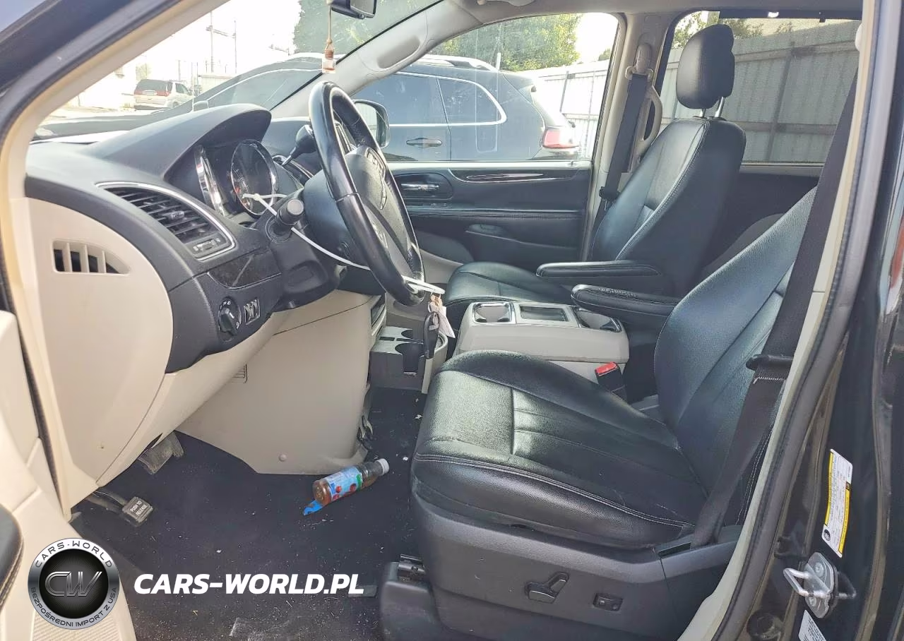 2016 Chrysler Town & Country Touring VIN:2C4RC1BG3GR113097 - 7