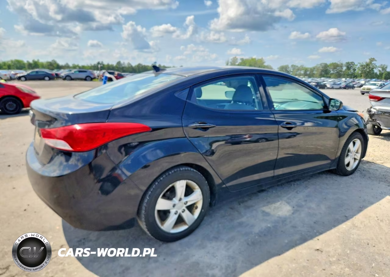2013 Hyundai Elantra Gls VIN:5NPDH4AE3DH315136 - 3