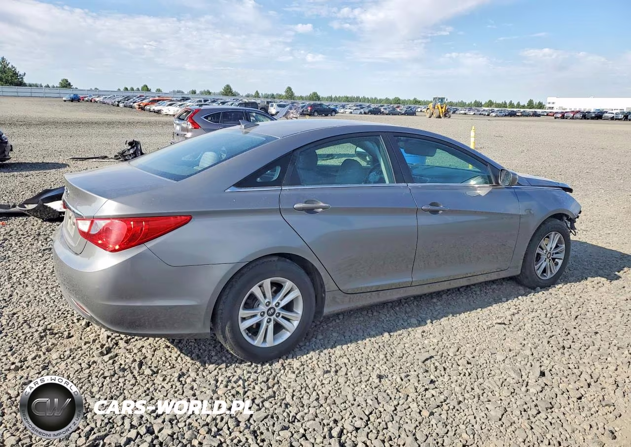 2013 Hyundai Sonata Gls VIN:5NPEB4AC7DH744624 - 3