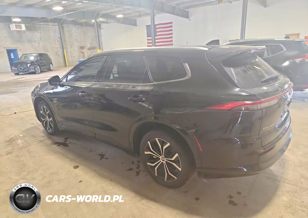 2025 Toyota Crown Signia Xle VIN:JTDACAAJ4S3021153 - 2