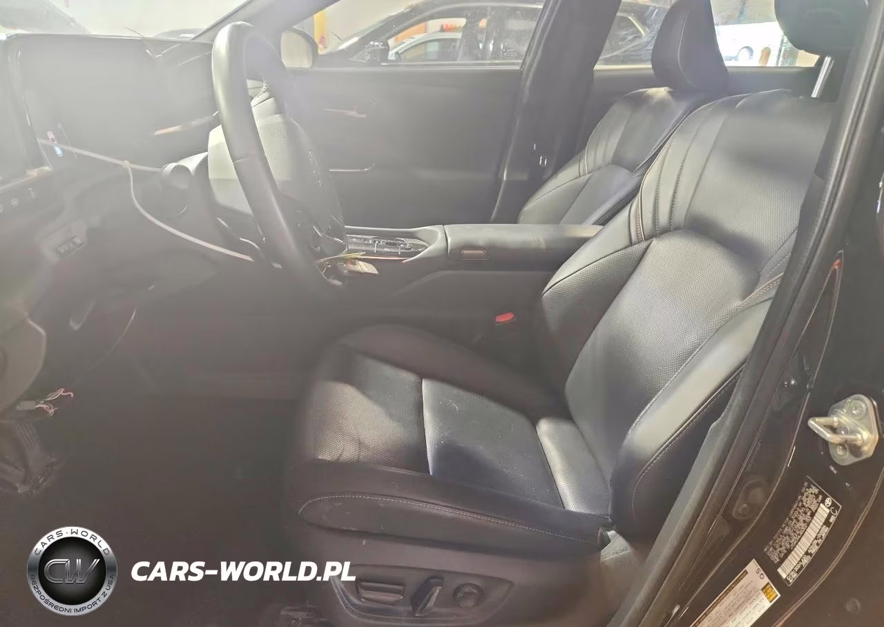 2025 Toyota Crown Signia Xle VIN:JTDACAAJ4S3021153 - 7