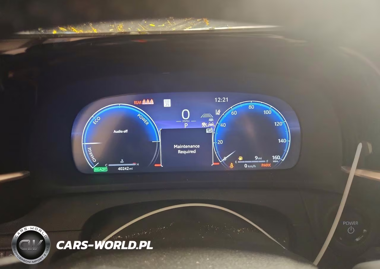 2025 Toyota Crown Signia Xle VIN:JTDACAAJ4S3021153 - 9