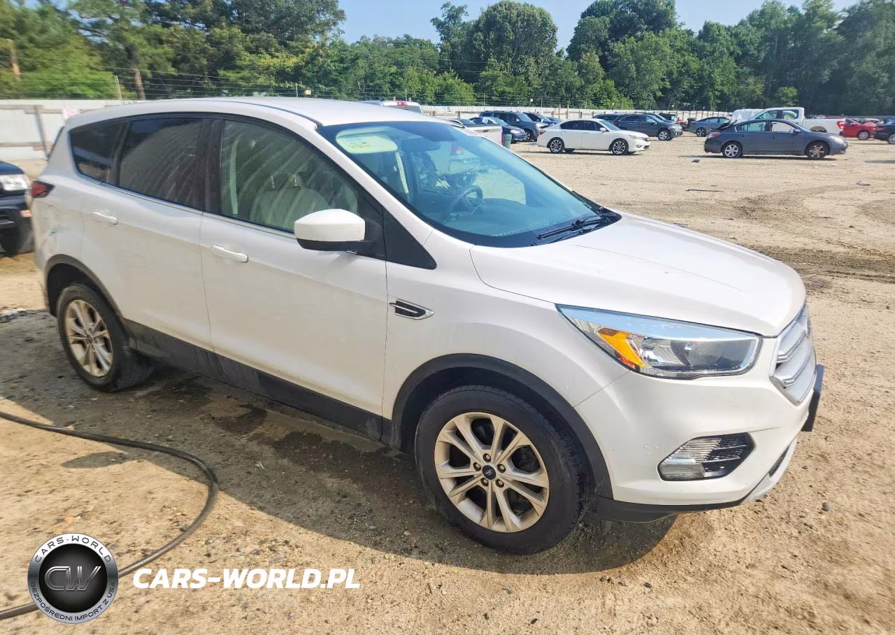 2017 Ford Escape Se VIN:1FMCU9GD8HUC52030 - 4