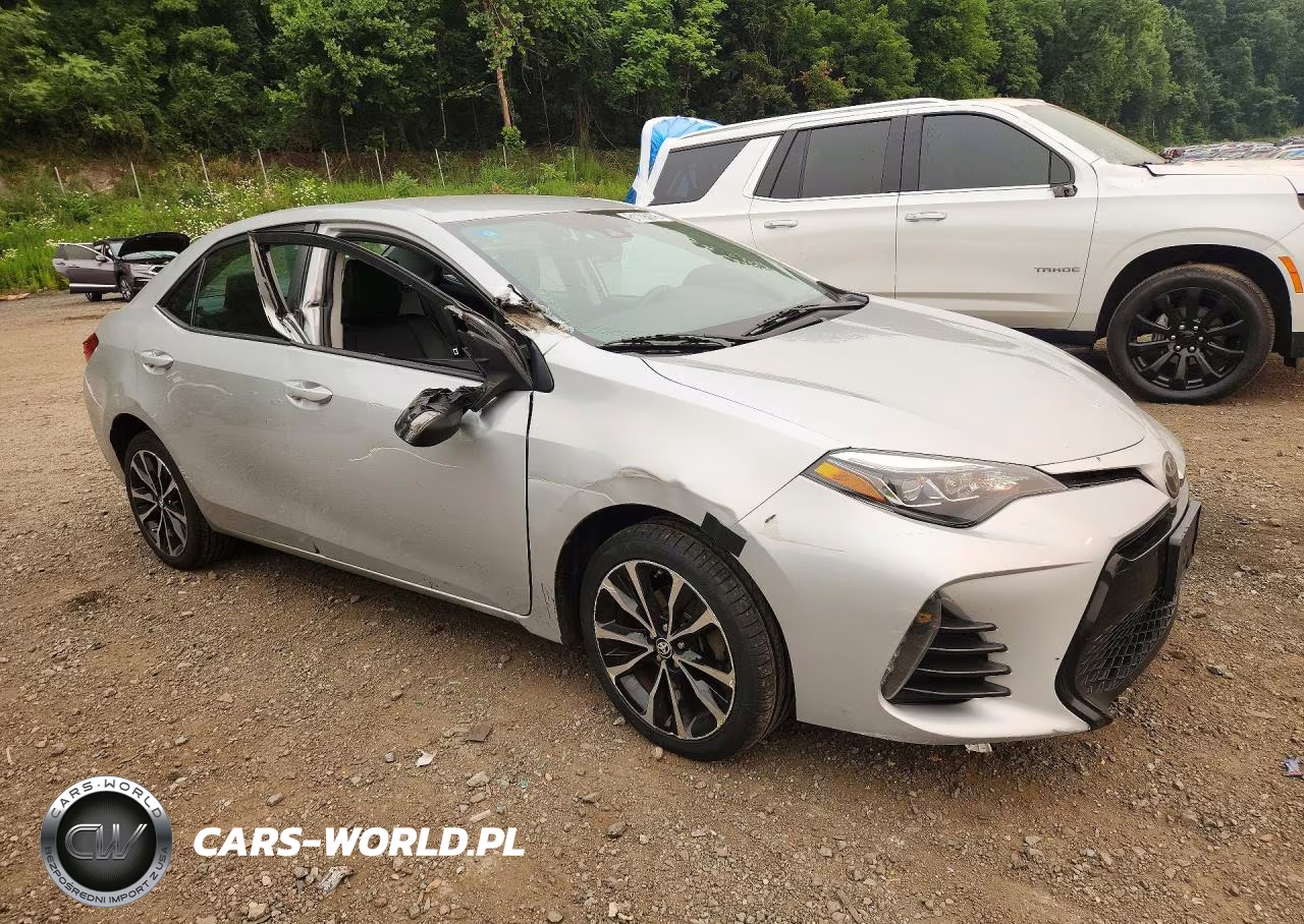 2017 Toyota Corolla Se VIN:5YFBURHE1HP658994 - 4