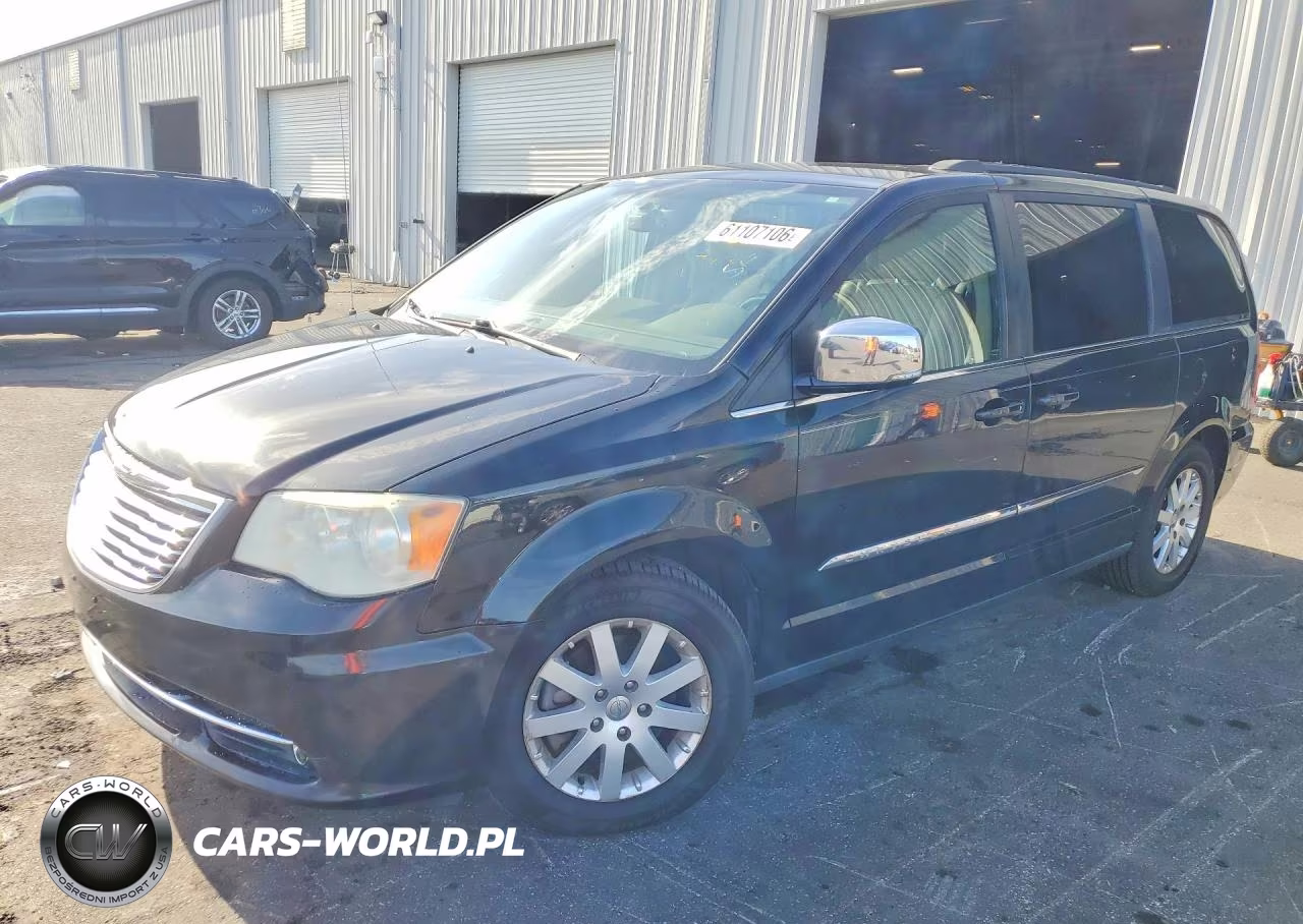 2012 Chrysler Town & Country Touring L – zdjęcie 1 z 13