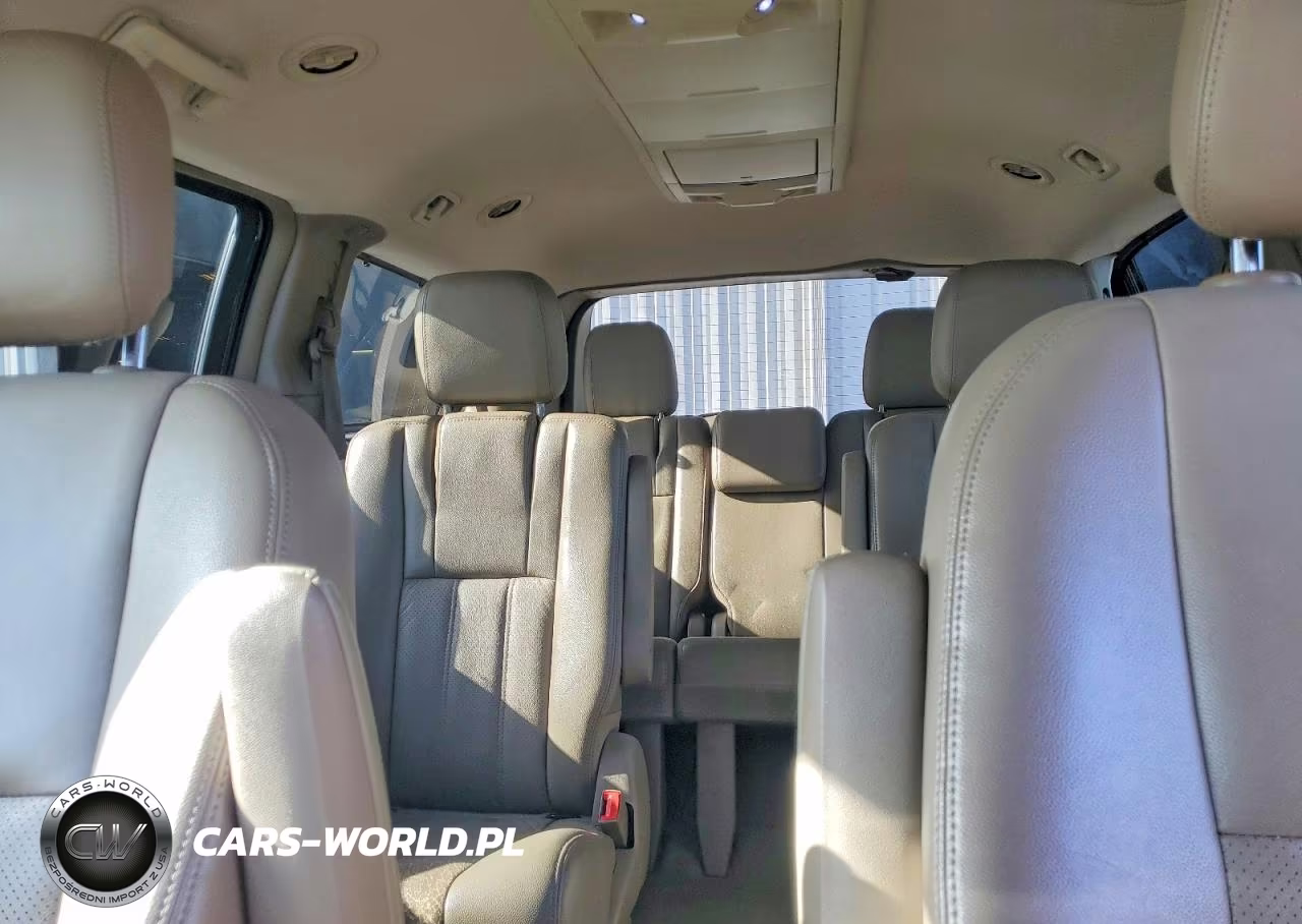 2012 Chrysler Town & Country Touring L VIN:2C4RC1CG4CR135053 - 10