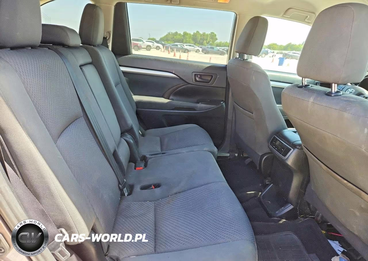 2019 Toyota Highlander Le VIN:5TDZZRFH0KS296281 - 10