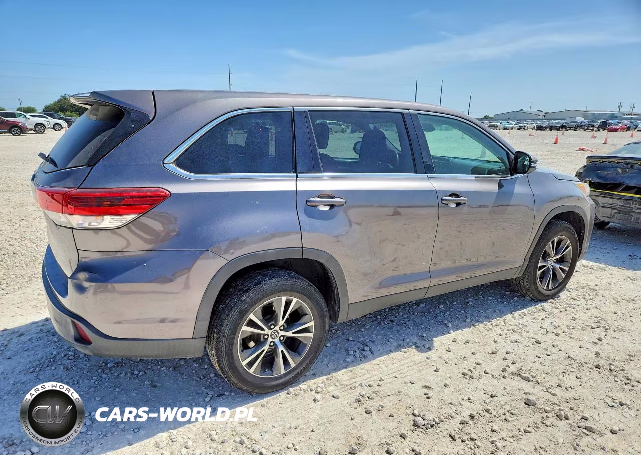 2019 Toyota Highlander Le VIN:5TDZZRFH0KS296281 - 3