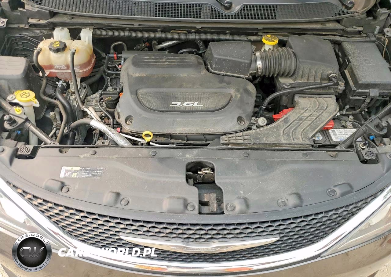 2017 Chrysler Pacifica Touring L Plus VIN:2C4RC1EG6HR844443 - 12