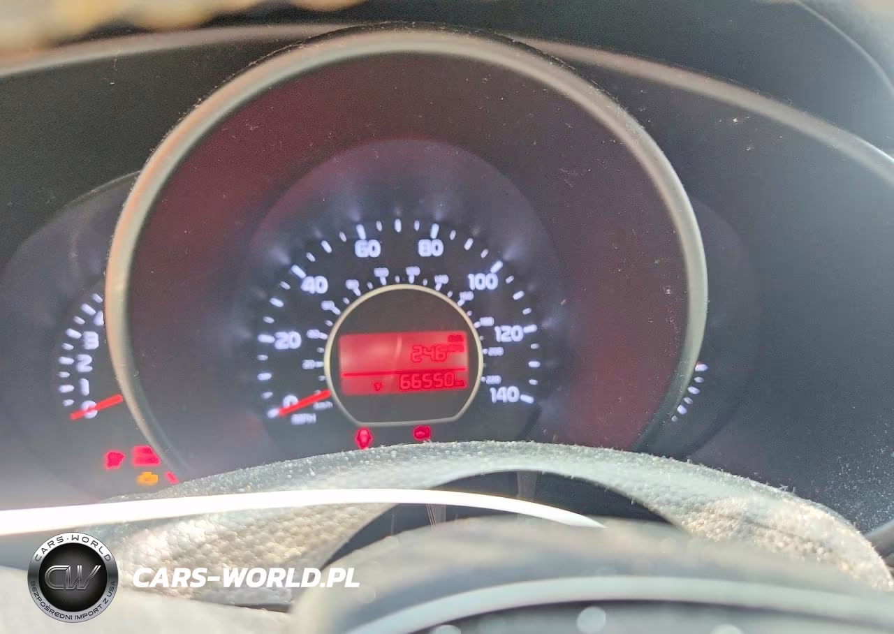 2016 Kia Soul + VIN:KNDJP3A53G7390427 - 9