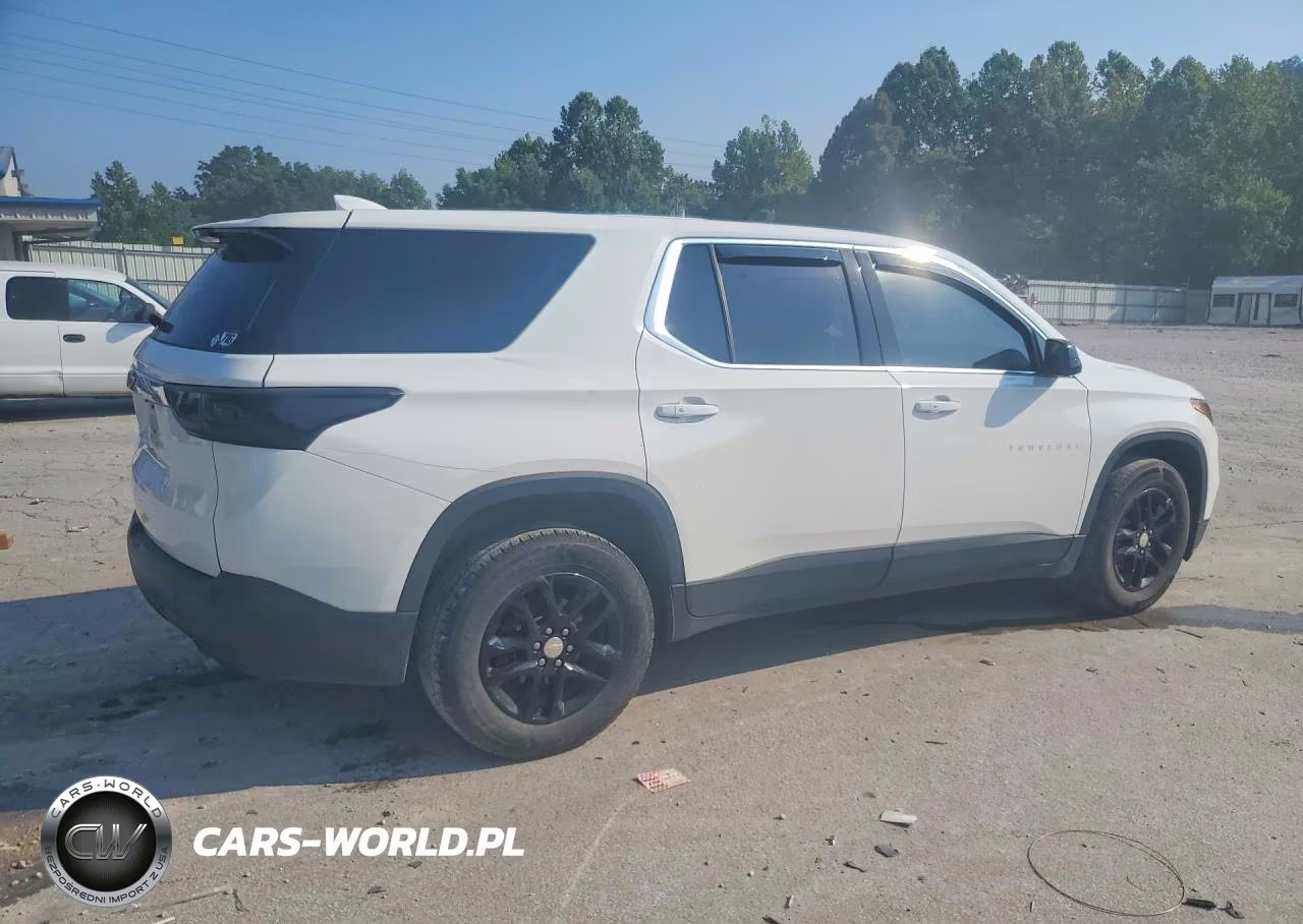 2019 Chevrolet Traverse Ls VIN:1GNERFKW7KJ240053 - 3