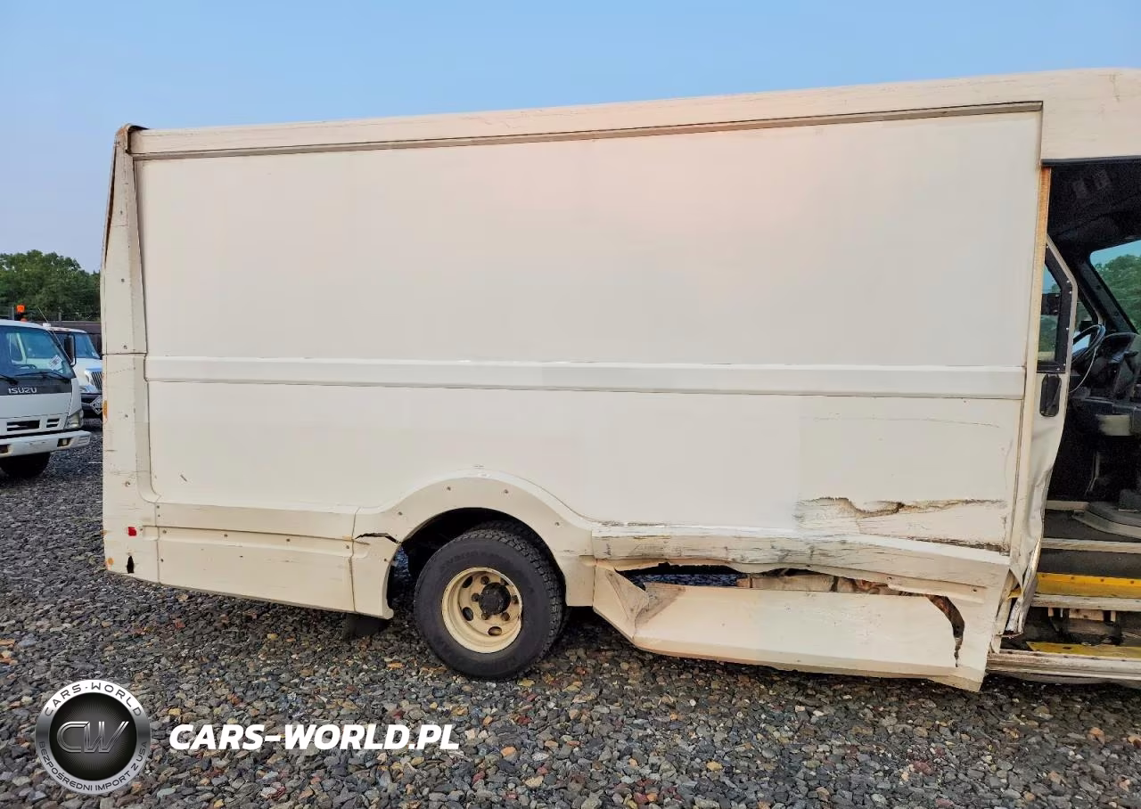 2017 Isuzu Reach Delivery Truck VIN:JALB4T178H7W00437 - 11