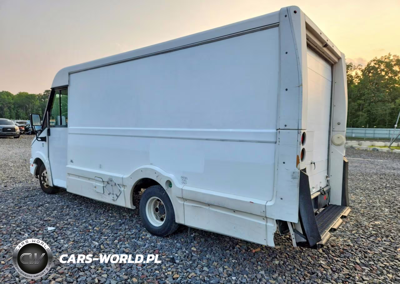 2017 Isuzu Reach Delivery Truck VIN:JALB4T178H7W00437 - 2