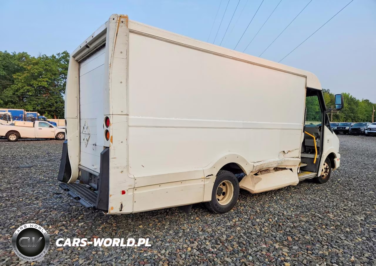 2017 Isuzu Reach Delivery Truck VIN:JALB4T178H7W00437 - 3