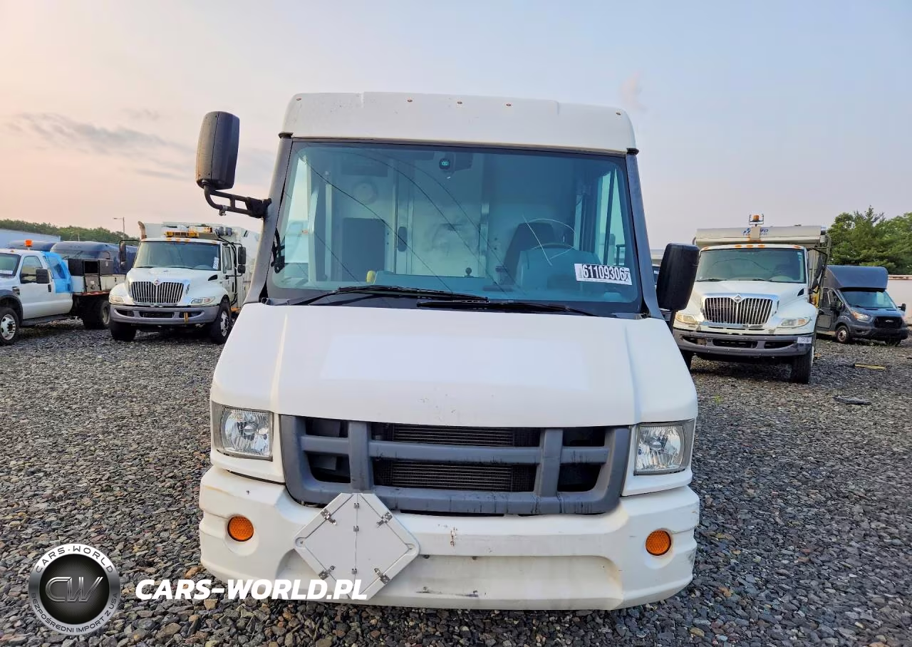 2017 Isuzu Reach Delivery Truck VIN:JALB4T178H7W00437 - 5
