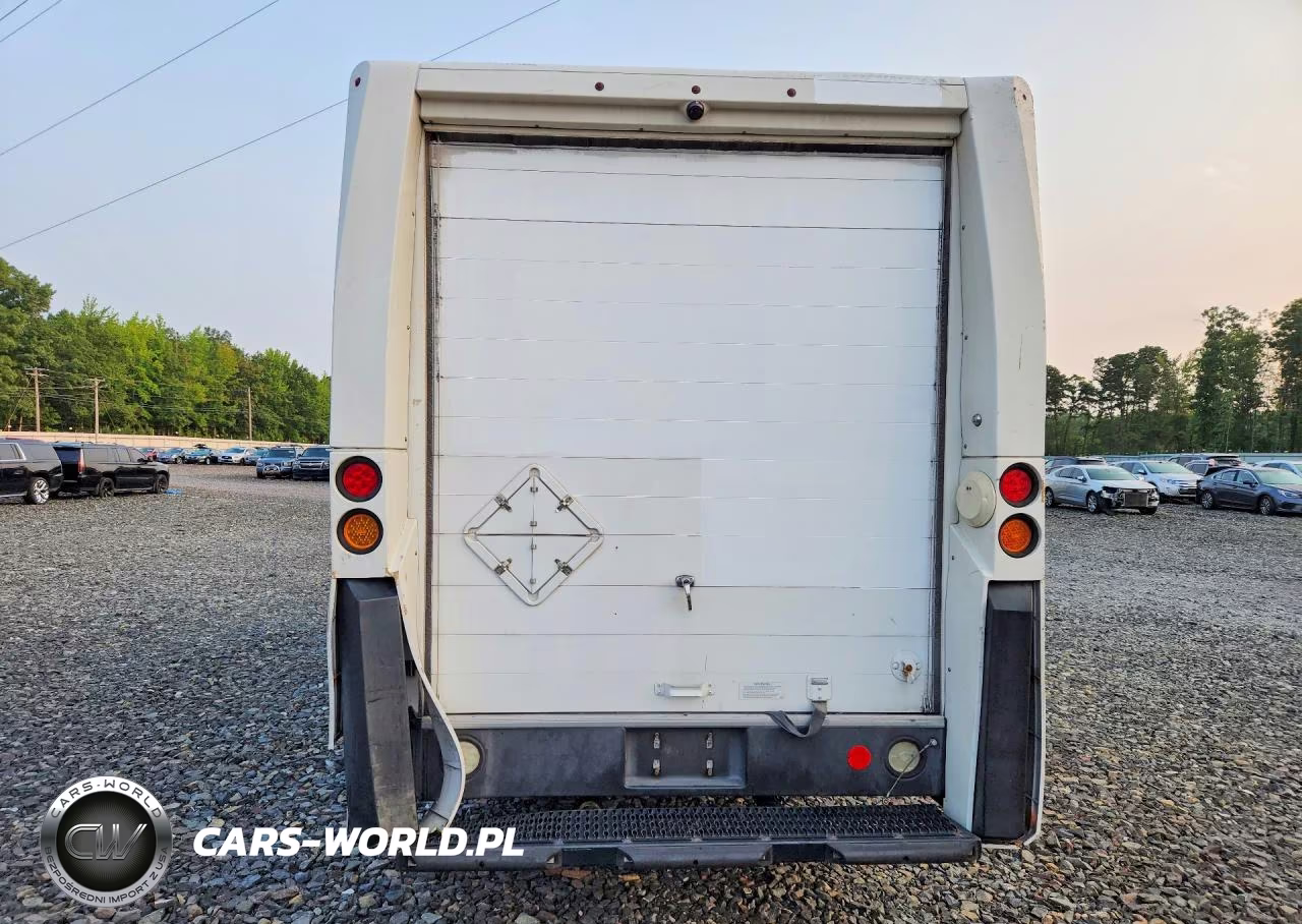 2017 Isuzu Reach Delivery Truck VIN:JALB4T178H7W00437 - 6