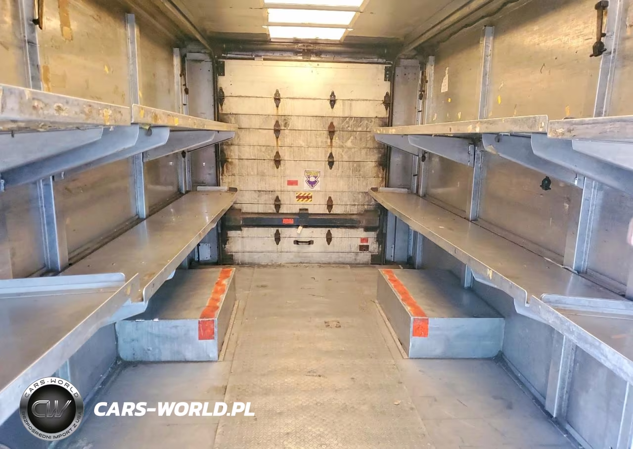 1998 Freightliner Chassis M Line Walk-In Van VIN:4UZA4FF40WC932868 - 10