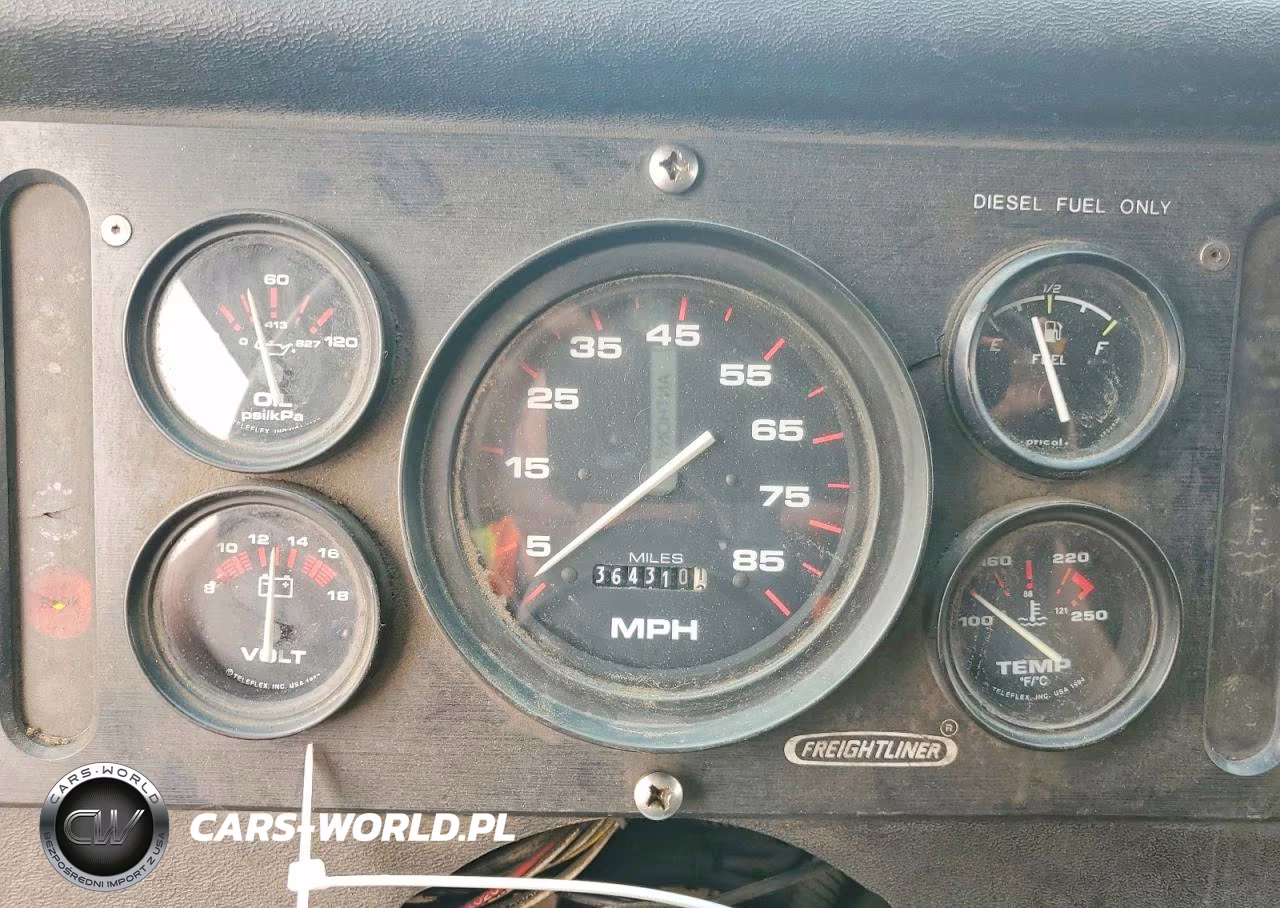 1998 Freightliner Chassis M Line Walk-In Van VIN:4UZA4FF40WC932868 - 9