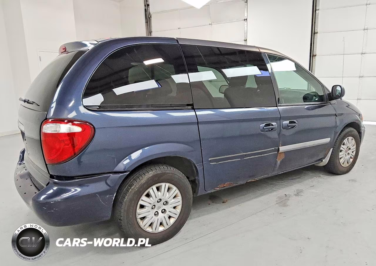 2006 Chrysler Town & Country VIN:1A4GP45R26B760527 - 3