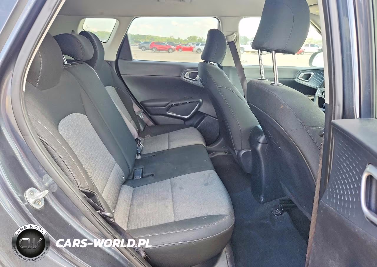 2020 Kia Soul S VIN:KNDJ23AUXL7003968 - 10