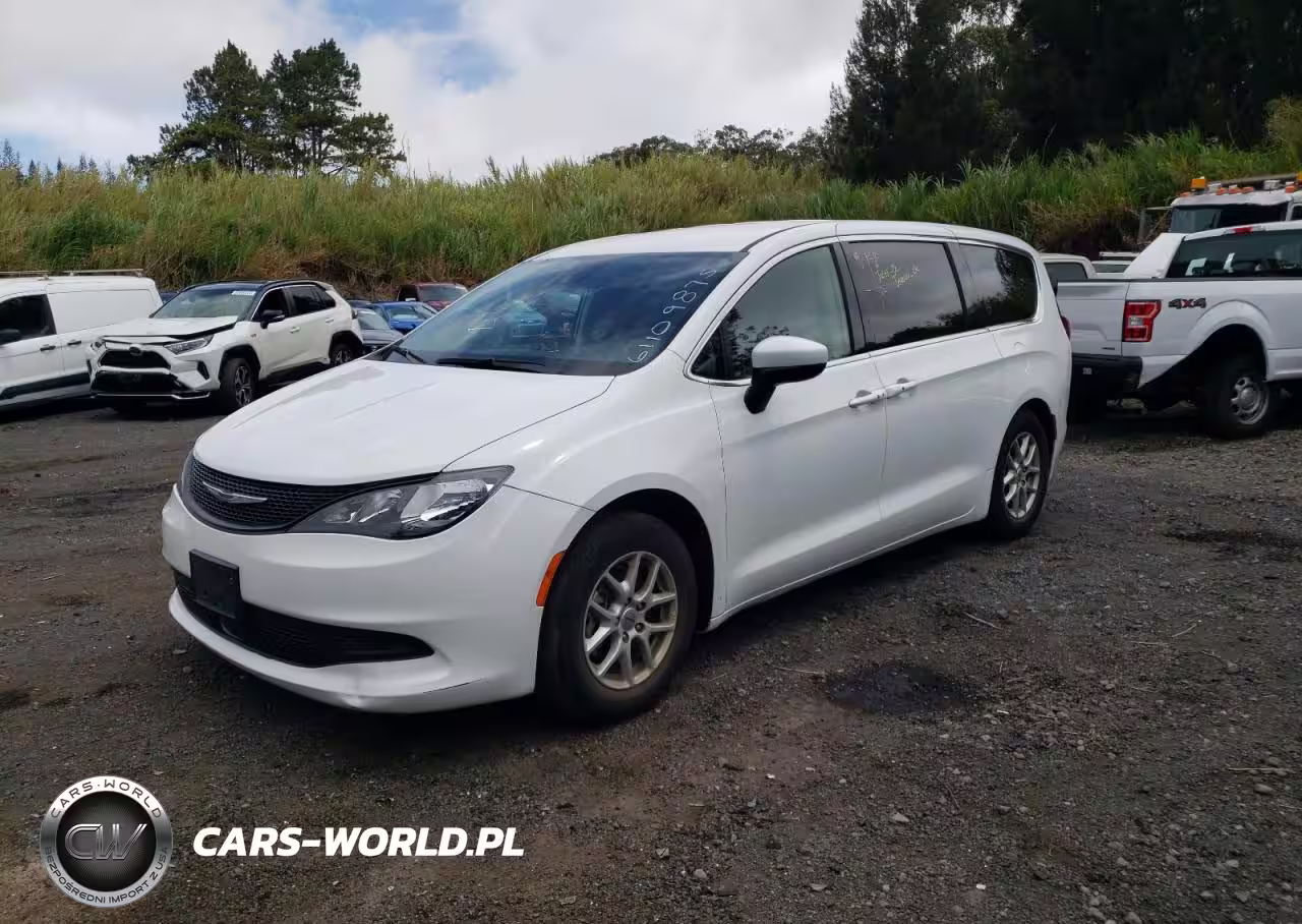 2023 Chrysler Voyager Lx