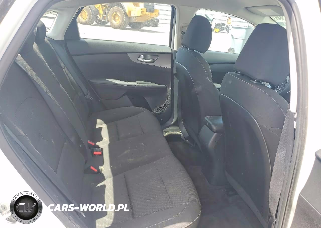 2021 Kia Forte Lxs VIN:3KPF24AD0ME290900 - 10