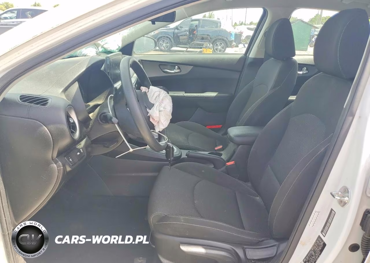 2021 Kia Forte Lxs VIN:3KPF24AD0ME290900 - 7