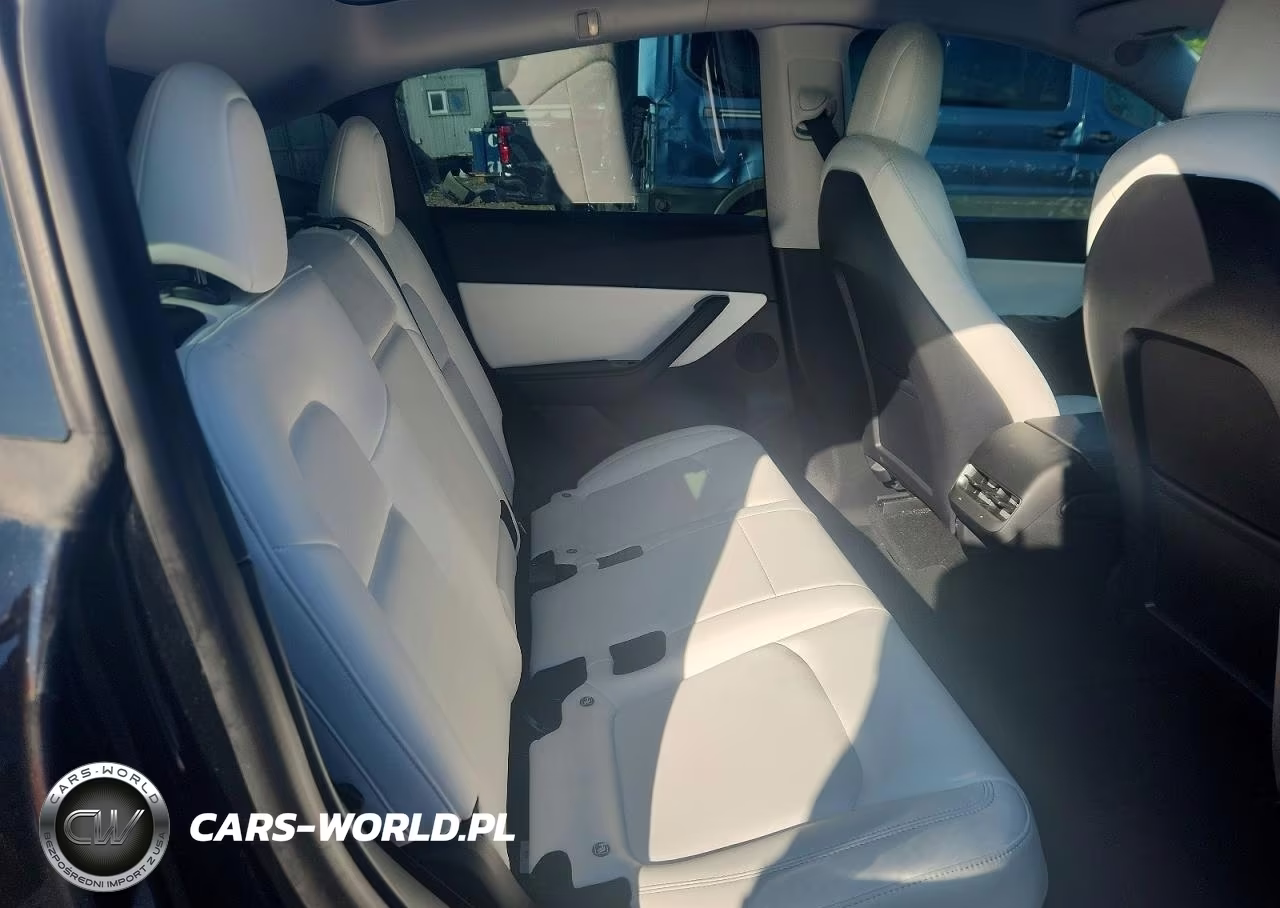 2021 Tesla Model Y VIN:5YJYGDEF2MF121638 - 10