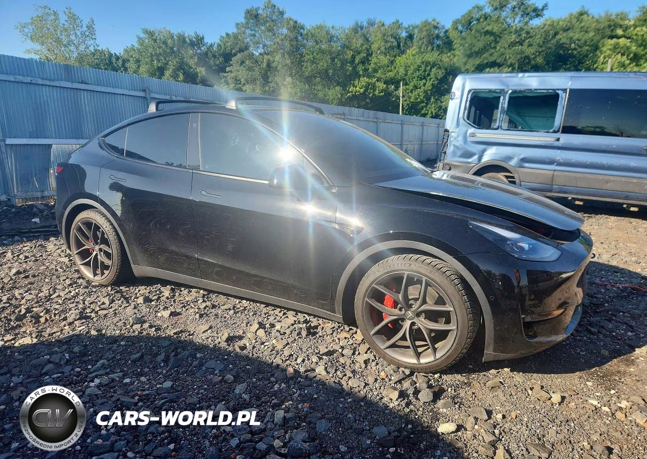 2021 Tesla Model Y VIN:5YJYGDEF2MF121638 - 4