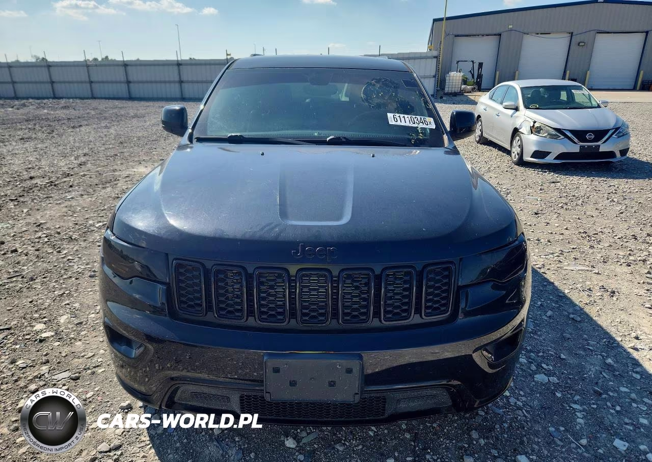 2018 Jeep Grand Cherokee Laredo VIN:1C4RJFAG4JC315113 - 5