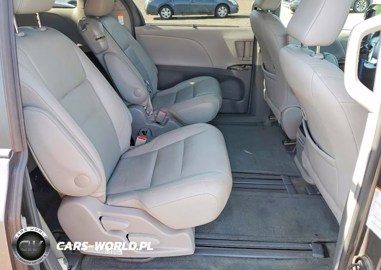 2017 Toyota Sienna Xle 8-Passenger VIN:5TDYZ3DC5HS813678 - 11