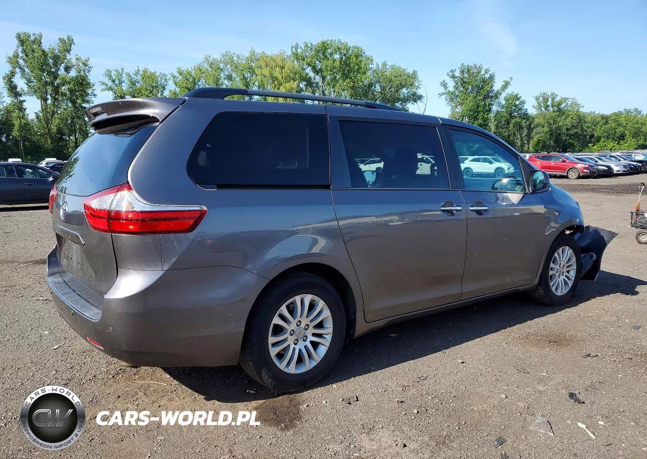 2017 Toyota Sienna Xle 8-Passenger VIN:5TDYZ3DC5HS813678 - 3