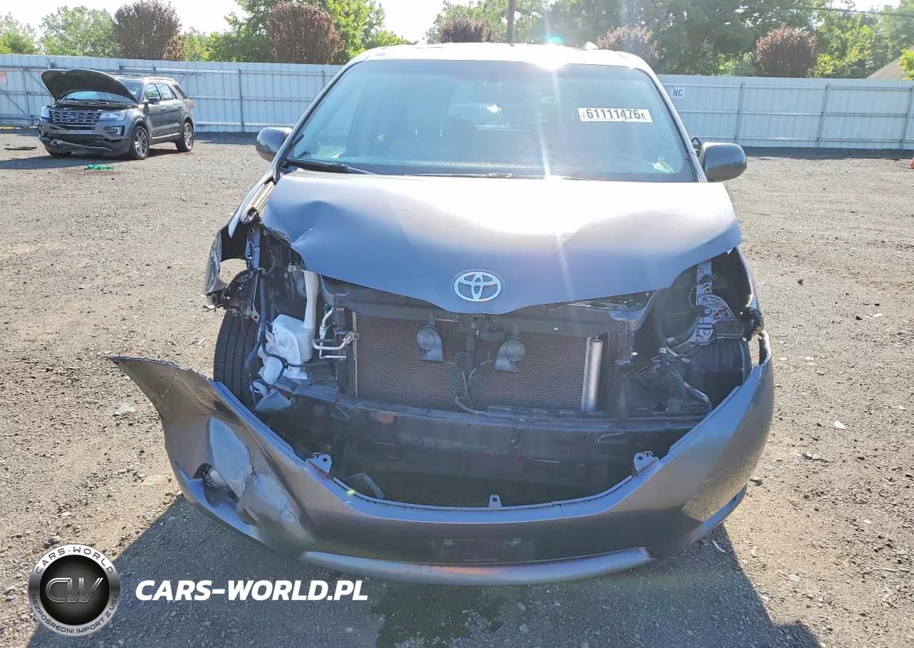 2017 Toyota Sienna Xle 8-Passenger VIN:5TDYZ3DC5HS813678 - 5