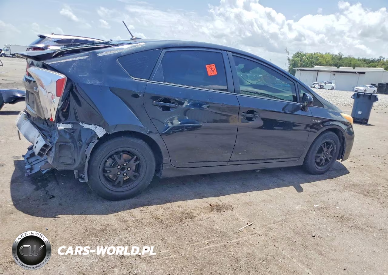 2015 Toyota Prius Three VIN:JTDKN3DU3F0449318 - 3