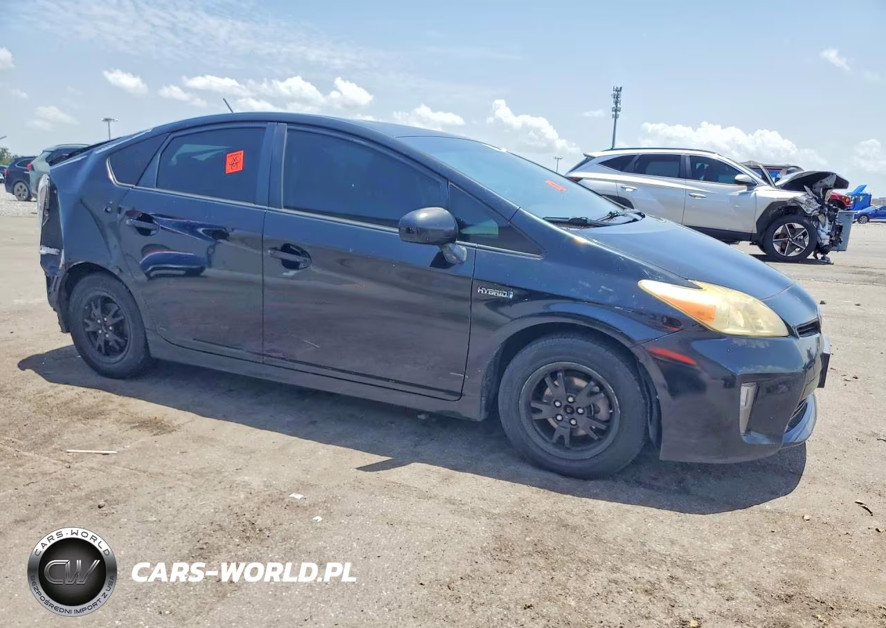 2015 Toyota Prius Three VIN:JTDKN3DU3F0449318 - 4