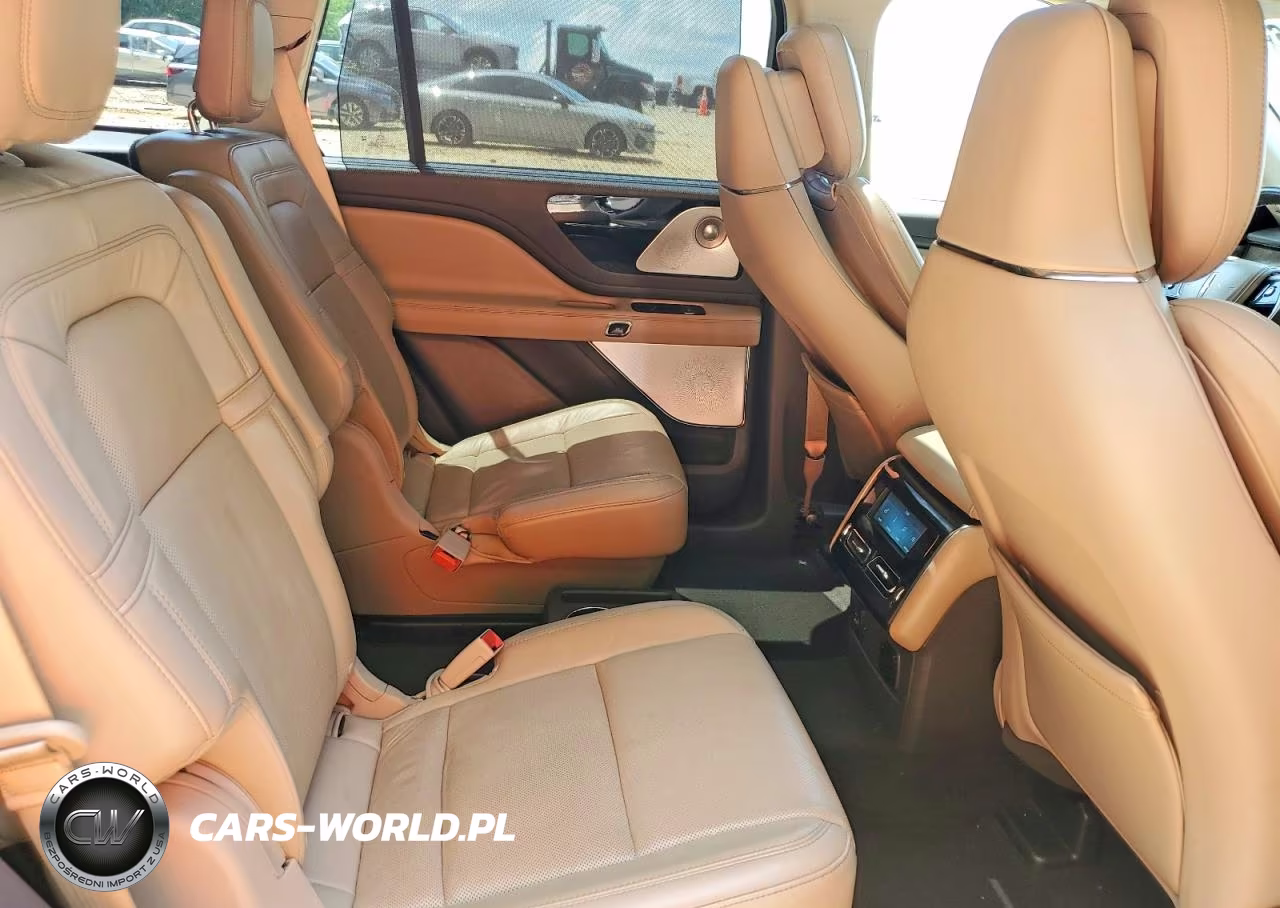 2020 Lincoln Aviator Reserve VIN:5LM5J7WC3LGL18003 - 11