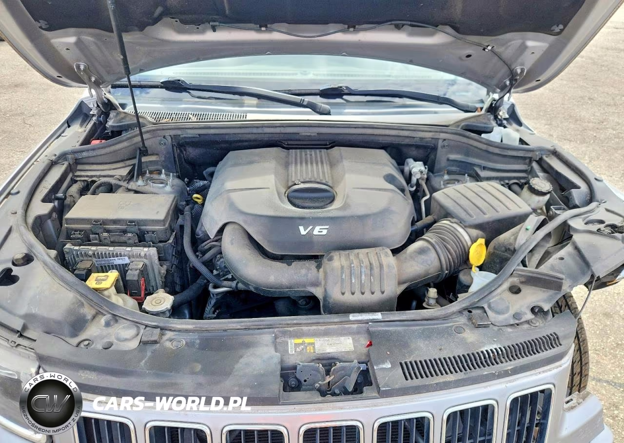 2015 Jeep Grand Cherokee Laredo VIN:1C4RJEAG7FC700439 - 12
